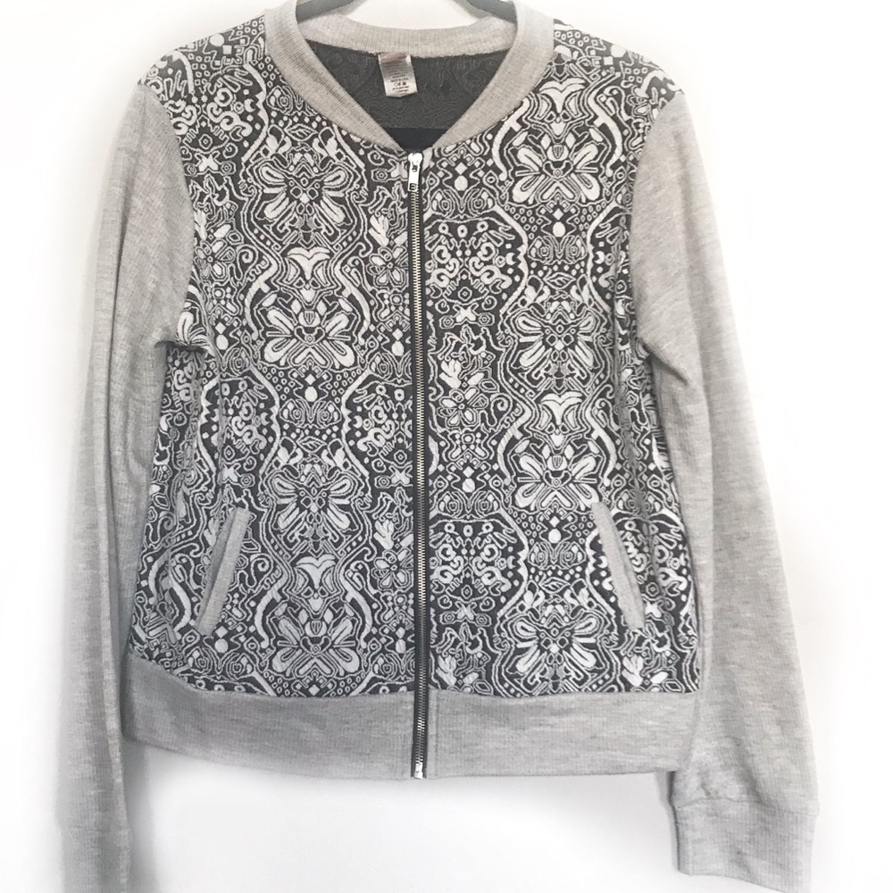 Patterned zip up jacket!